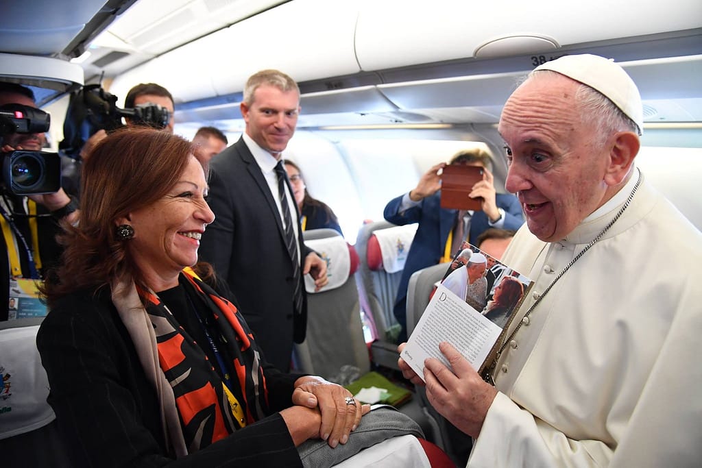 I am the dean of journalists in the Vatican and I have a good resistance: Valentina Al-Azraki