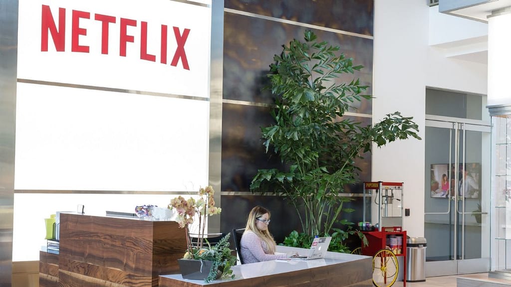 Netflix leaves the list of SAT contributors