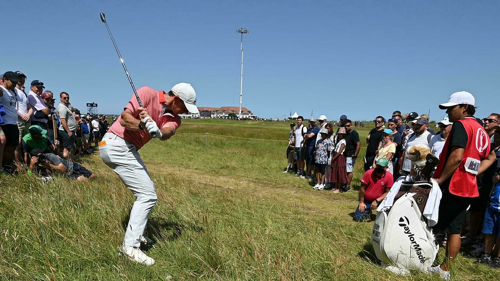 Oosthuizen continues to lead the British Open
