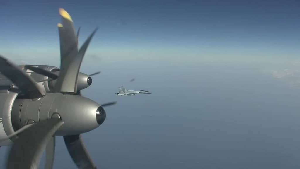 Cuatro bombarderos estratégicos de Rusia y China patrullan juntos el noroeste del Pacífico (VIDEO)