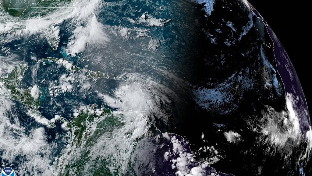 Elsa leaves severe damage in Barbados, San Cristobal approaches the Dominican Republic as a tropical storm - Radio Fórmula