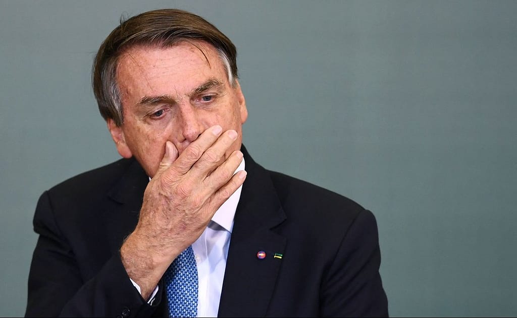 Presidente de Brasil es rechazado de estadio de futbol por no estar vacunado contra Covid-19