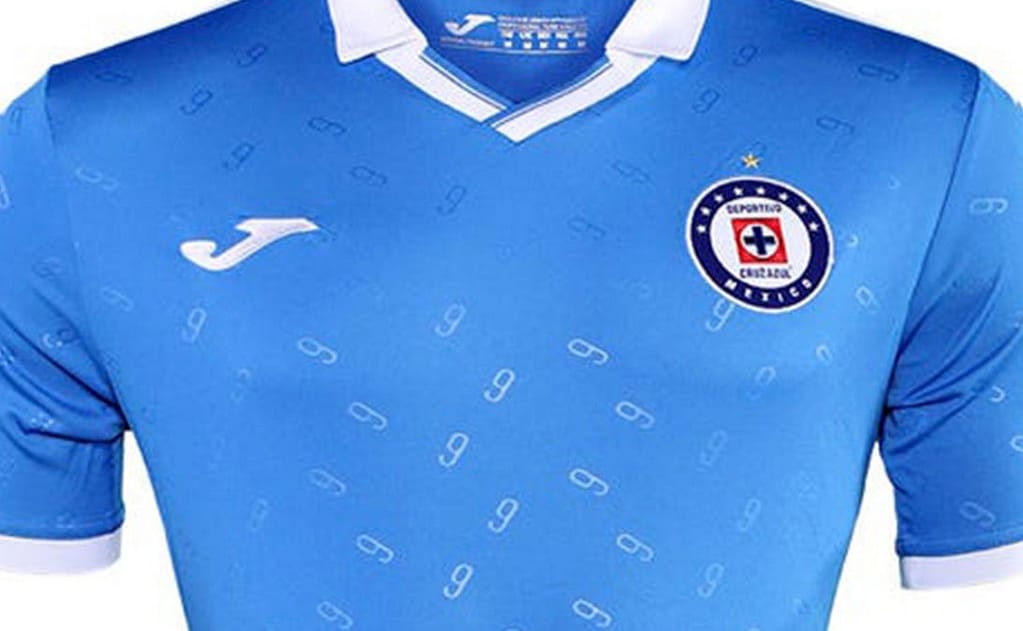Cruz Azul presents a commemorative jersey for the ninth star of Liga MX