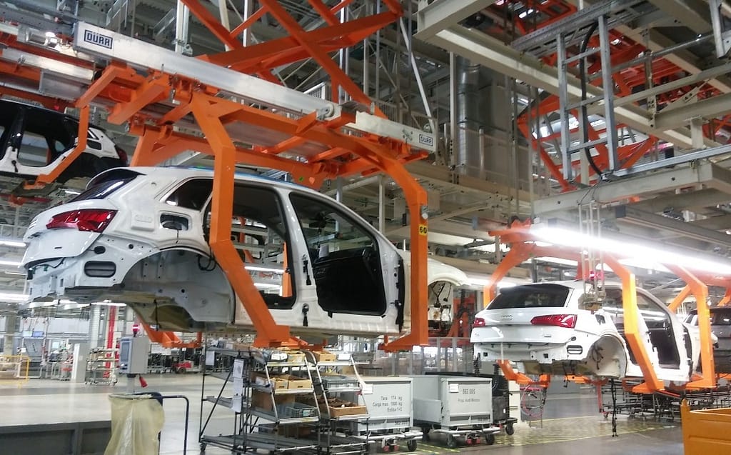 The economy extends time for 11 car manufacturers to comply with T-MEC