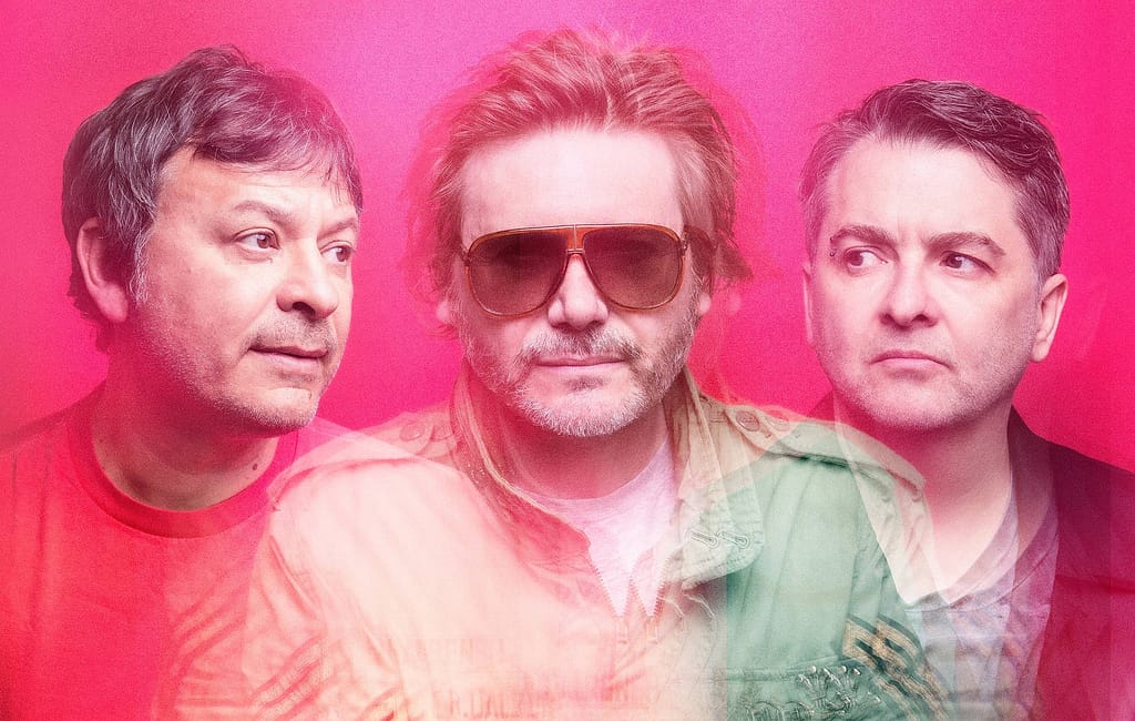 Manic Street Preachers shares a blurry video of their new song Complicated Illusions