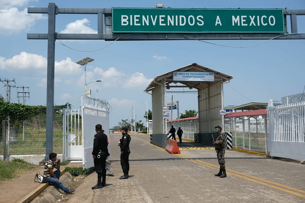 Cruce fronterizo de México y Estados Unidos.