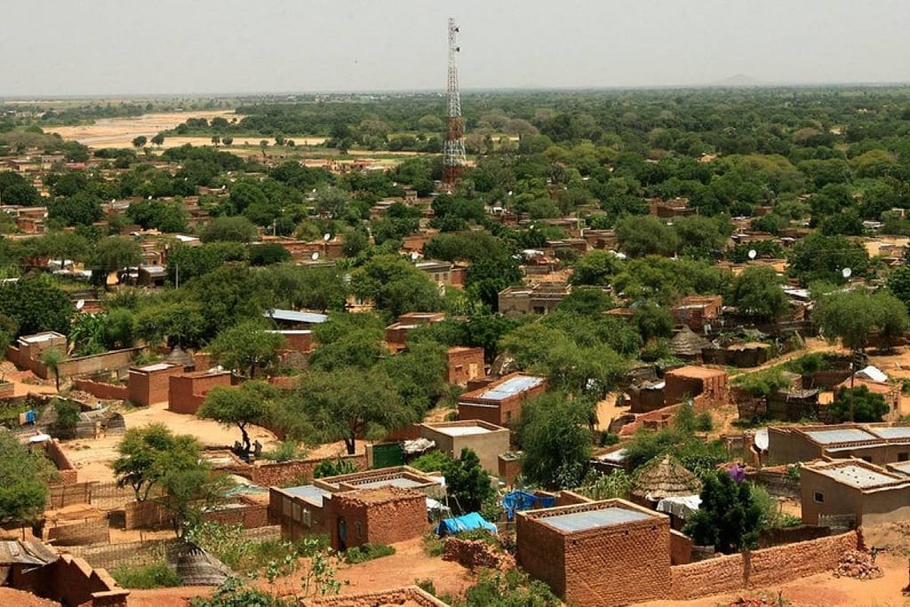 AMP: Sudan.  - At least 83 people were killed in a violent clash between militias in the capital of West Darfur