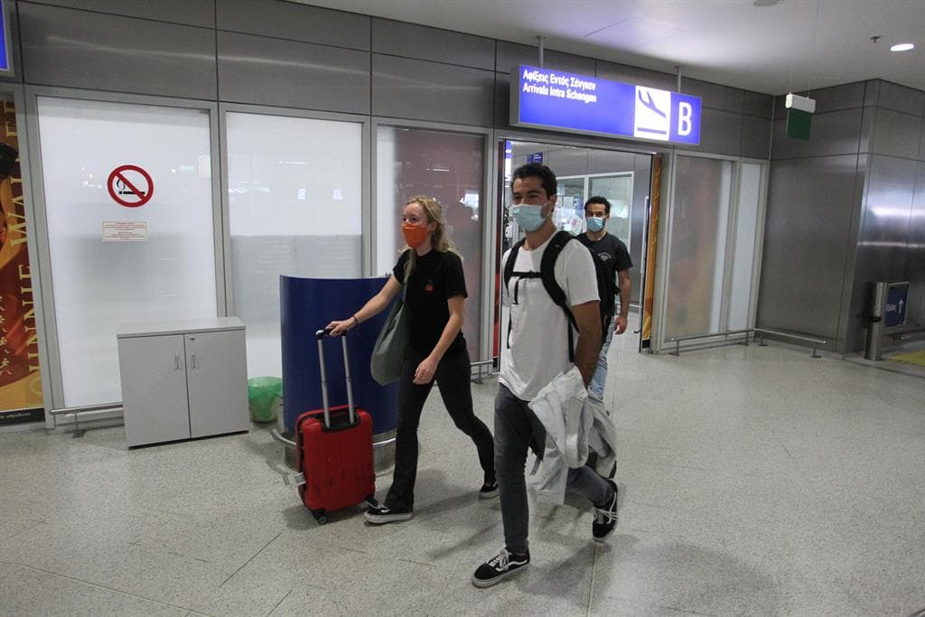 Greece lifts the quarantine for seven days for travelers from the European Union and the Schengen Area