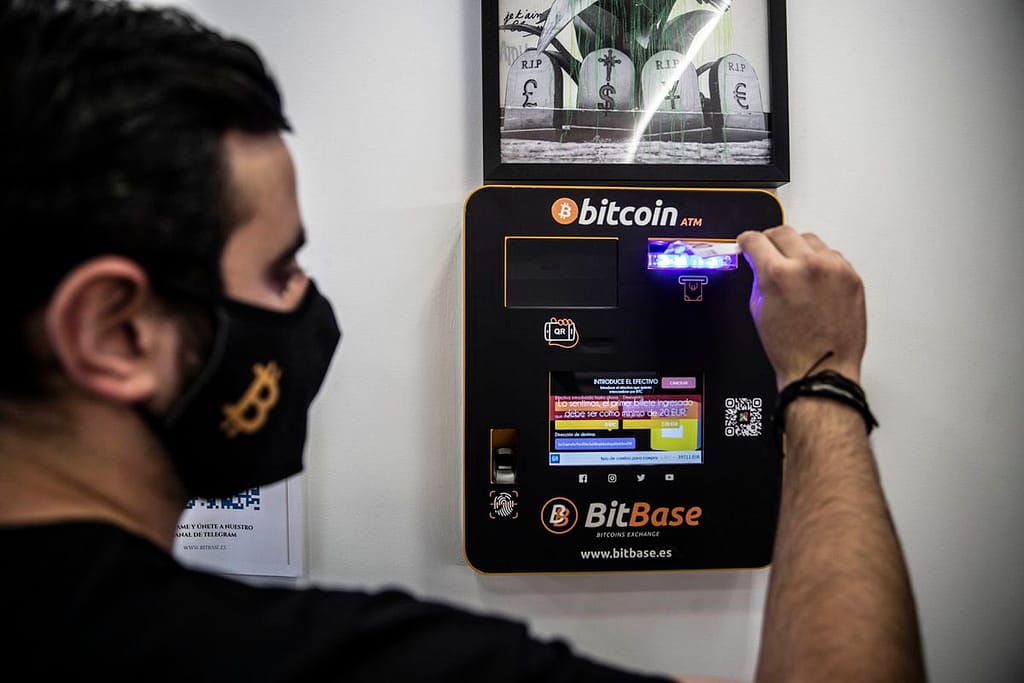 Bitcoin: More Expensive but Simpler: The Silent Take-Out of Cryptocurrency Exchange |  Economie