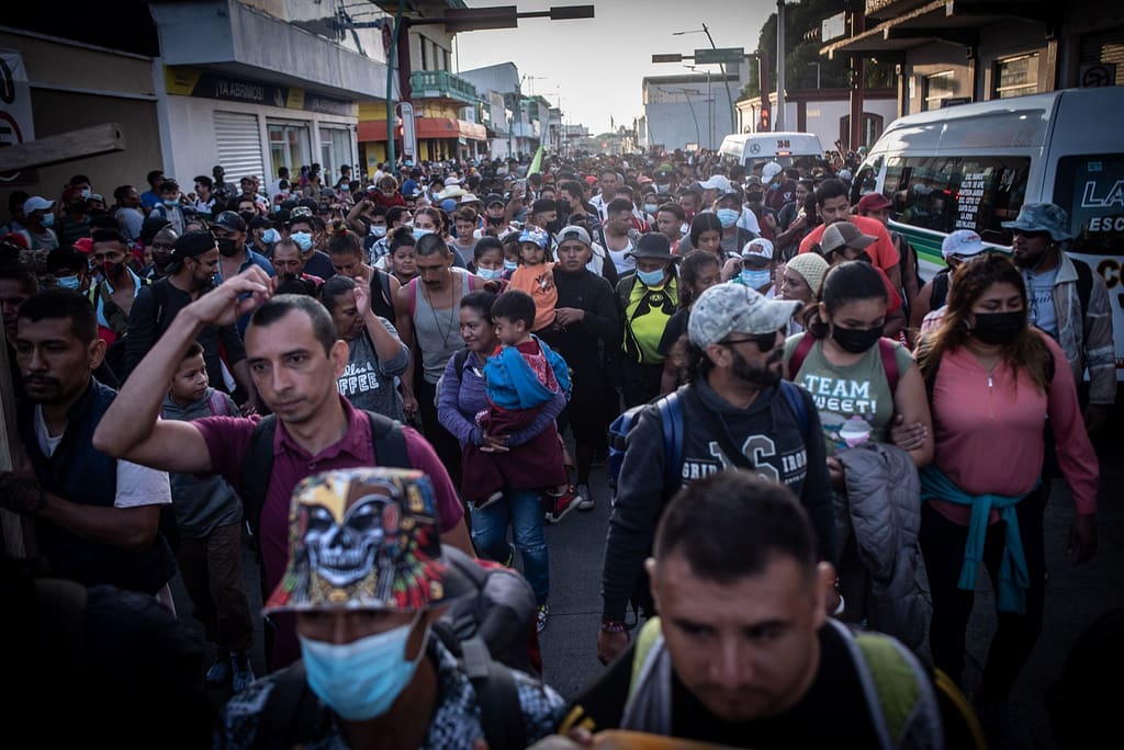 Migrant caravan leaves Tapachula, Chiapas, bound for CDMX
