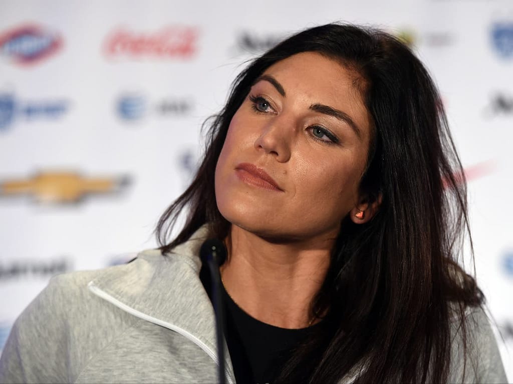 Hope Solo accuses Megan Rapinoe of intimidating her teammates into their knees