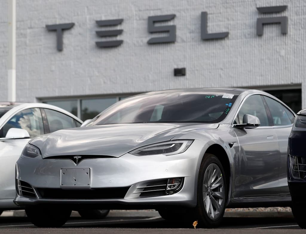US investigates Tesla's autopilot system after series of accidents |  Economie
