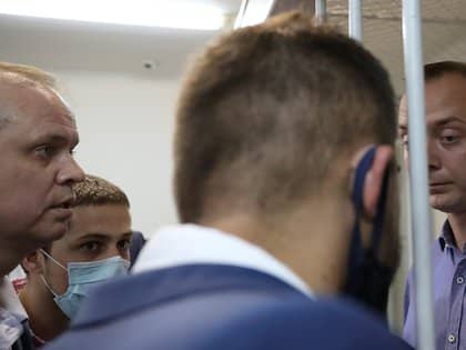 Ivan Pavlov with journalist Ivan Safronov, detained for treason, at a court session in Moscow, Russia, on July 7, 2020. Photo taken July 7, 2020. REUTERS / Evgenia Novozhenina