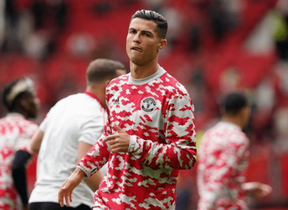 Video: Cristiano Ronaldo sends a special message to a soccer player in critical condition