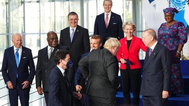 Justin Trudeau and Boris Johnson shove into the G-20 photo: The late Canadian and British prime ministers made their colleagues laugh.  (Source: dpa / Sean Kilpatrick / The Canadian Press via ZUMA)