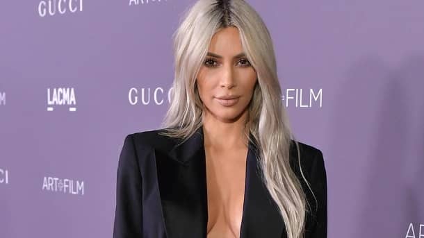 Kim Kardashian: In 2017, she also wore her hair in silver gray for a while.  (Source: Nielsen Bernard / Getty Images for LACMA)
