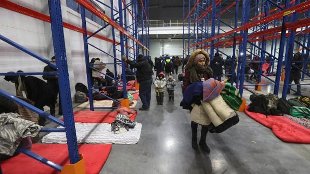 Night camp for immigrants: Lukashenko was allowed to live in a warehouse.  (Source: dpa / Maxim Guchek / BelTA / AP)
