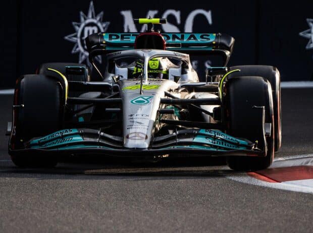 Lewis Hamilton im Mercedes W13 in 2022