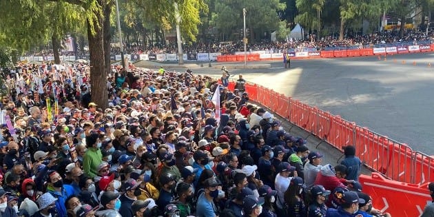 Mexico GP 2021: Fans throng to Chico Perez's show on Paseo de la Reforma