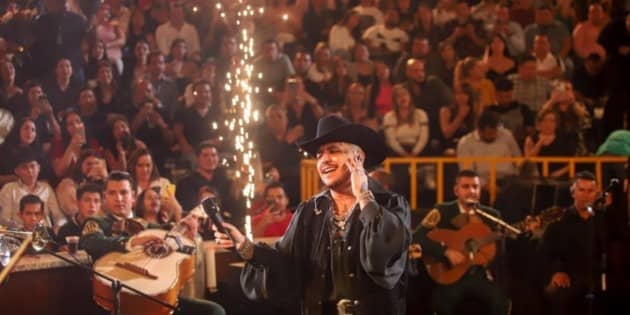 Christian Nodal: drives the Palenque of Guadalajara crazy with his Outlaw Tour