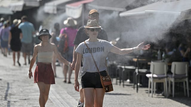 Scientists believe that heat waves are an unequivocal effect on global warming.  Photo: AFP