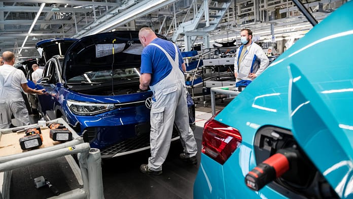 Fire halts production at Volkswagen plant in USA

