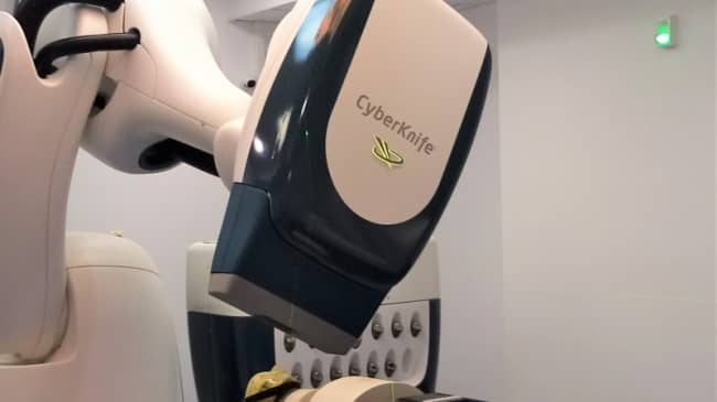 Cancer treatment: Cyberknife, the radiosurgery robot at the Clinic Sainte-Clotilde

