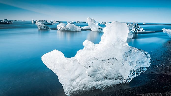 Glaciers are melting faster: melting ice in Greenland is causing sea level to rise

