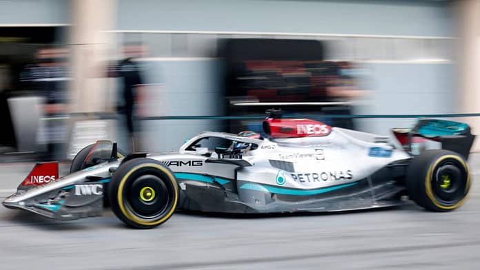 Formula 1: Mercedes surprises with extreme side boxes

