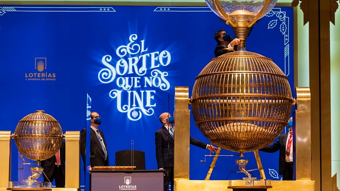   El Gordo: Lotto Madness in Spain!  2.4 billion euros in a bowl - News

