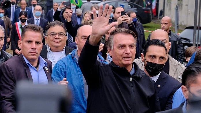 Following in the footsteps of his predecessors: Bolsonaro visits the village instead of the climate conference

