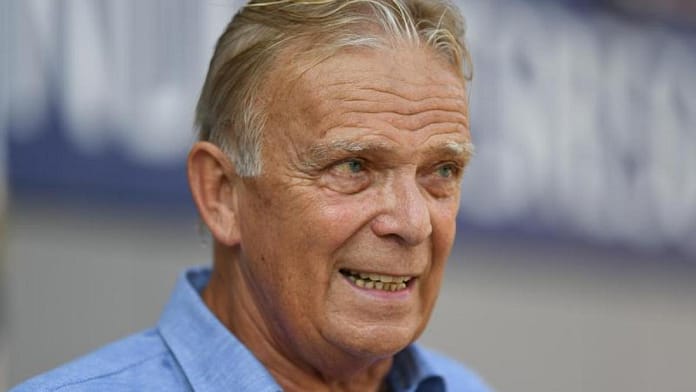Bundesliga: Ex-Freiburg coach Finke bids farewell to the stadium: 'Emotional'

