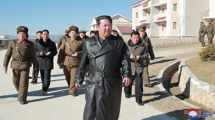 Only Kim is allowed to wear it - North Korea bans leather coats - Politics abroad

