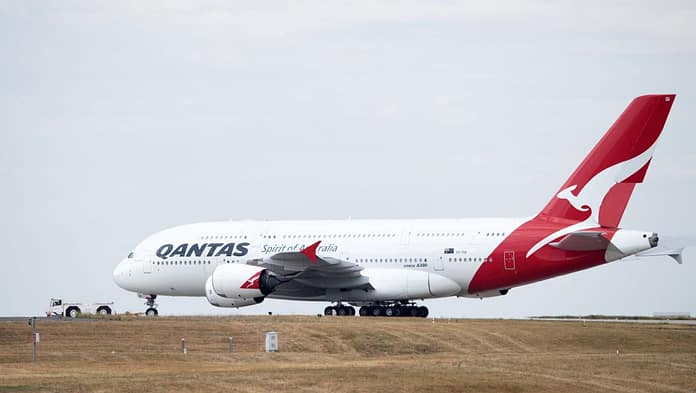 Coronavirus: Qantas Airlines plans to reward people who have been vaccinated

