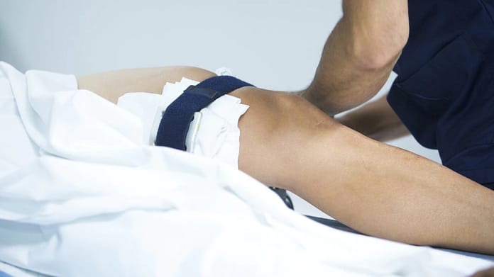  Legs and Knees: Surgery for Pain and Arthritis in the Knee |  NDR.de - Guide

