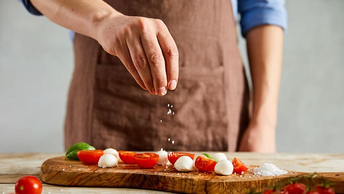 Eating Without Salt: 3 Healthy Seasoning Alternatives

