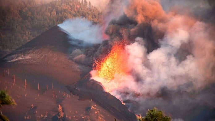 Volcanic eruption in La Palma: 'volcanic bombs' on Cumber Vieja - the next strong earthquake

