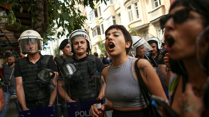 Hundreds Arrests in Istanbul: Police Attack Pride March

