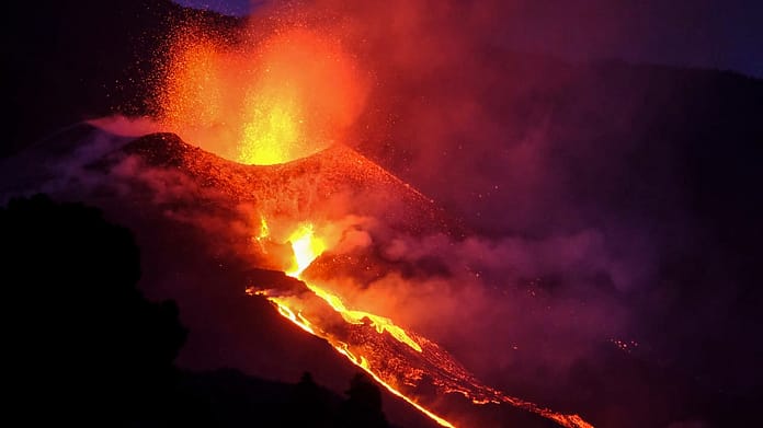 Lava flows from new fissures - Canary Islands volcano is becoming more and more aggressive - News abroad

