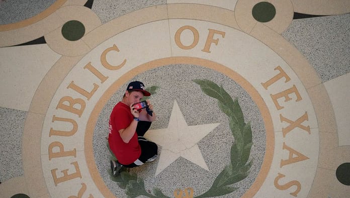 Texas: Tougher Abortion Law That Citizens Must Enforce

