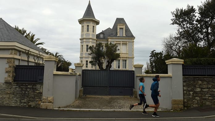Biarritz: Activists occupy the villa of Putin's ex-son-in-law

