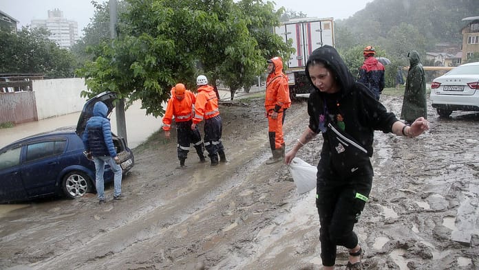 Sochi: a heavy rain-soaked holiday resort in Russia - the first evacuations

