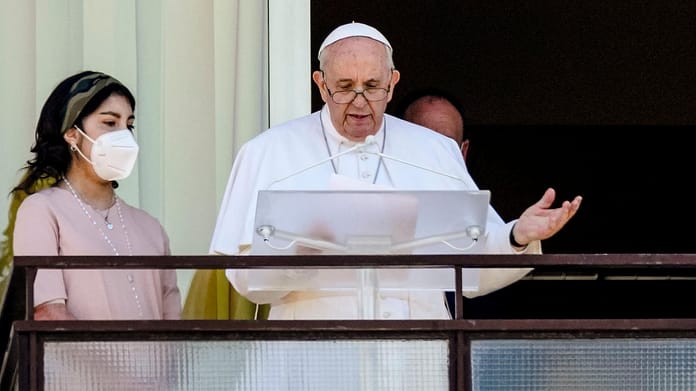 Pope Francis discharged from hospital after intestinal surgery

