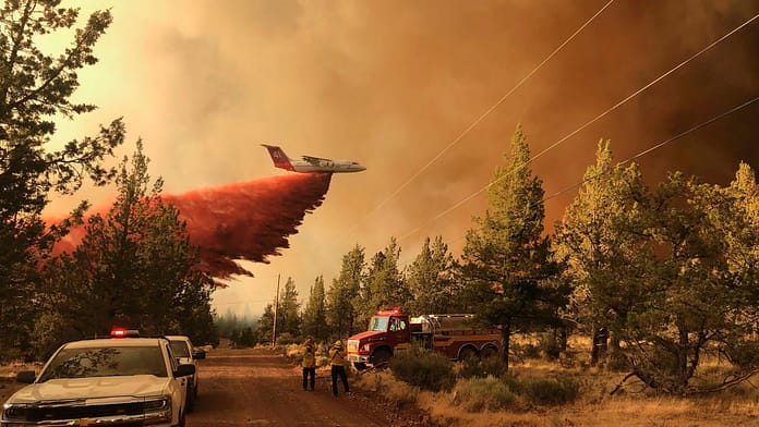 Wildfires in Ontario and Oregon: US authorities warn of tornadoes

