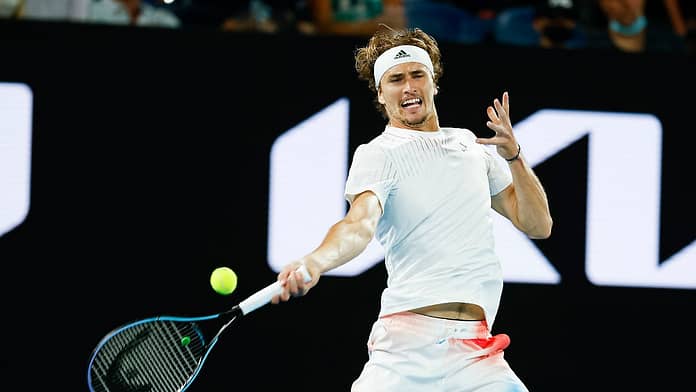 'Great Atmosphere': Zverev challenges the crowd and then celebrates

