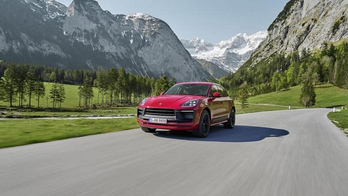 To bridge the gap: a facelift for the Porsche Macan: delivery from October

