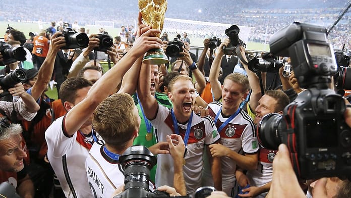 Höwedes as team manager: Flick brings the World Cup champion to his team

