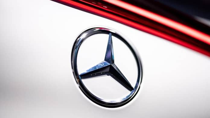 Auto - Mississauga - Daimler suspends diesel operation in millions of dollars - Economy

