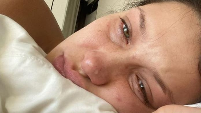 What's going on?: Tears are falling on Bella Hadid

