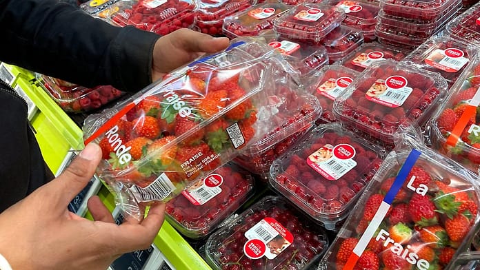 A real revolution: France bans plastic packaging for fruits and vegetables

